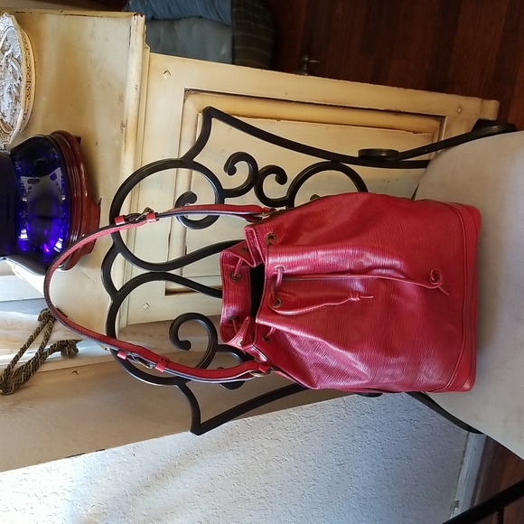 EXQUISITE SHOULDER BAG - Picture 3 of 16